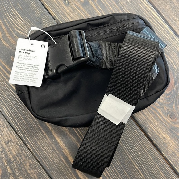 LULULEMON Everywhere Belt Bag - Color Black/White - One Size - Picture 7 of 7